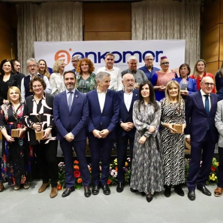 Imagen relacionada de premios aenkomer 2024 comercio local euskadi