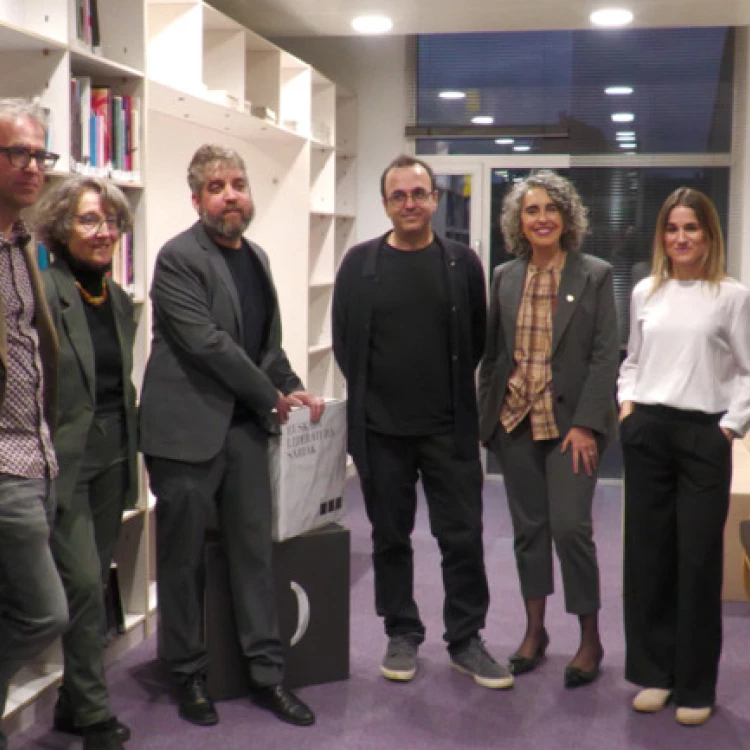 Imagen relacionada de premios euskadi literatura 2024 reconocimiento autores vascos