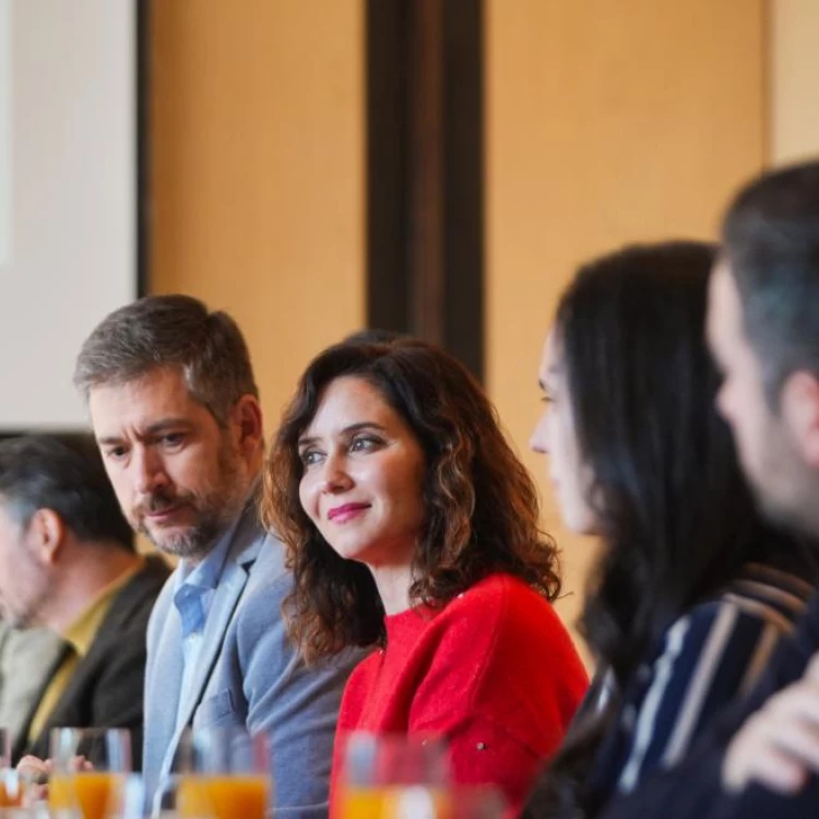 Imagen relacionada de isabel diaz ayuso se reune seul camara comercio espanola