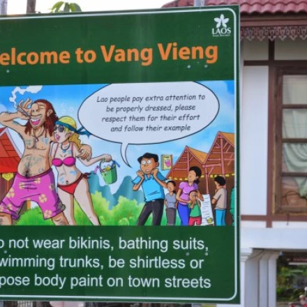 Imagen relacionada de tragicas muertes en vang vieng