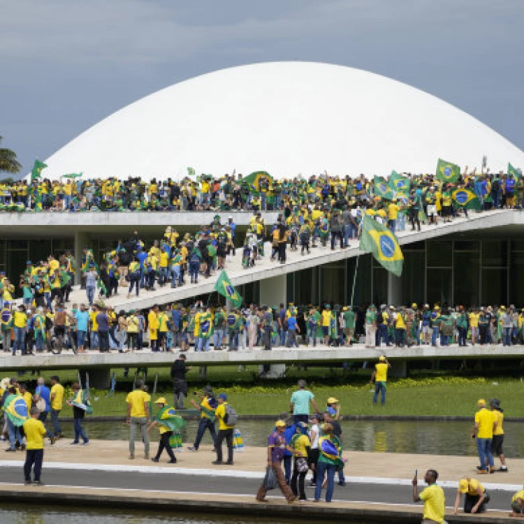 Imagen relacionada de sentencias prision seguidores bolsonaro brasil