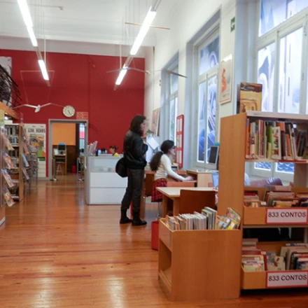 Imagen relacionada de mejoras biblioteca estudos locais coruna