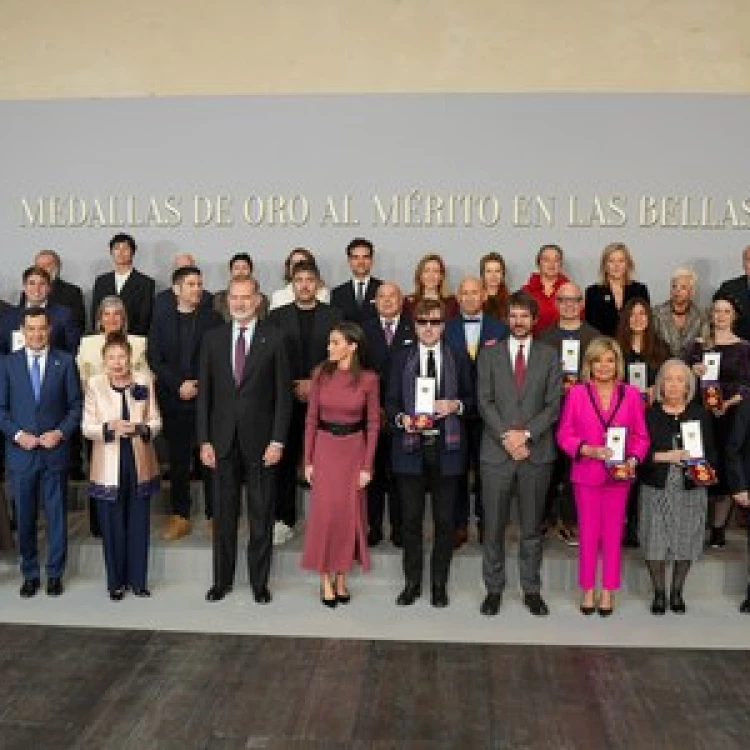 Imagen relacionada de sevilla medallas merito bellas artes