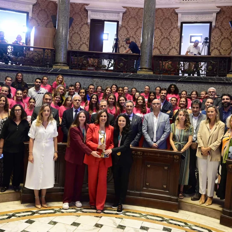 Imagen relacionada de futbolistas valencianas campeonas mundo 2023 homenaje valencia