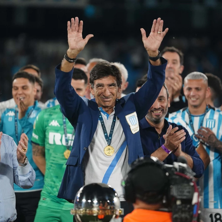 Imagen relacionada de gustavo costas celebra titulo sudamericana