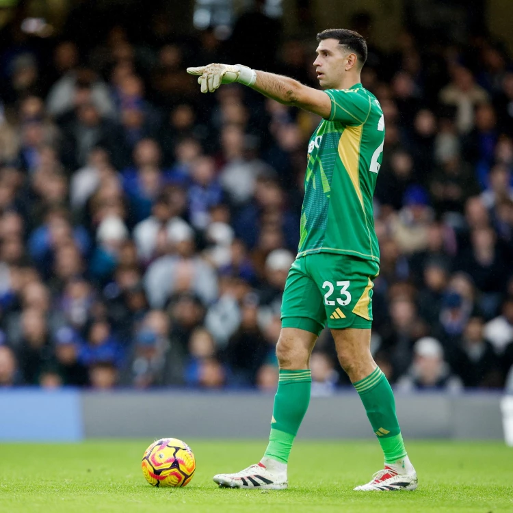 Imagen relacionada de emiliano martinez brilla aston villa fractura