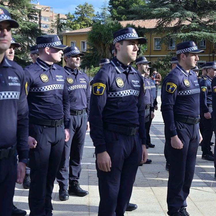 Imagen relacionada de valencia fortalece seguridad nuevos policias