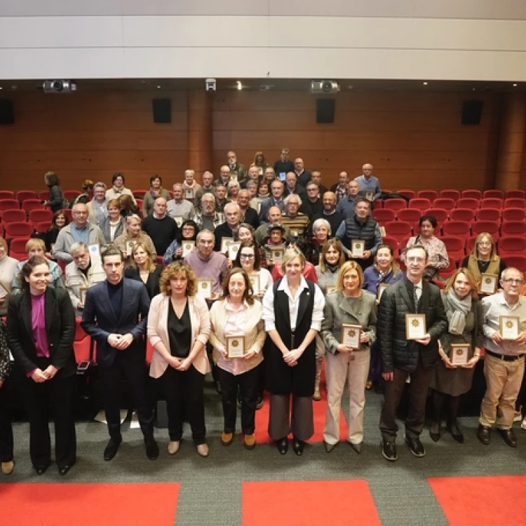 Imagen relacionada de reconocimiento empleados publicos jubilados euskadi