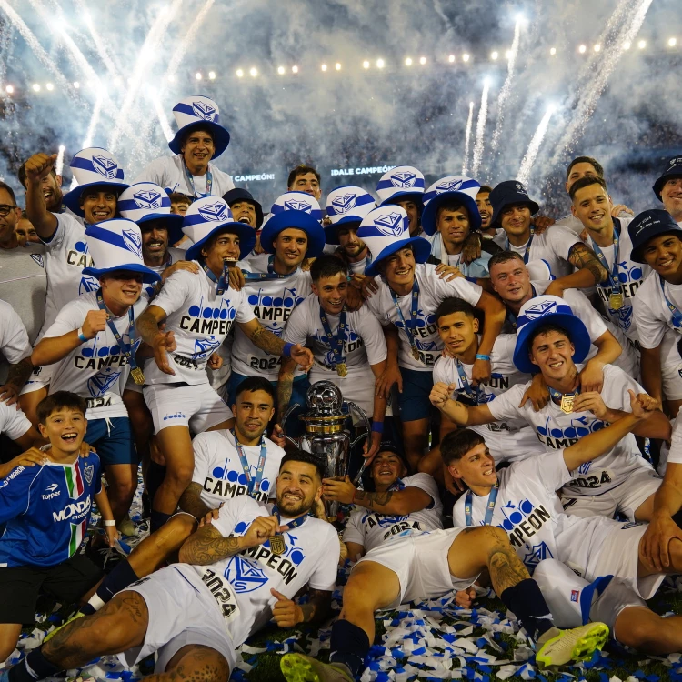 Imagen relacionada de velez campeon huracan