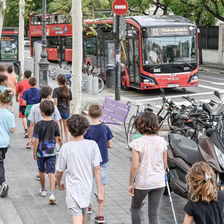 Imagen relacionada de alumnos participan semana movilidad Valencia