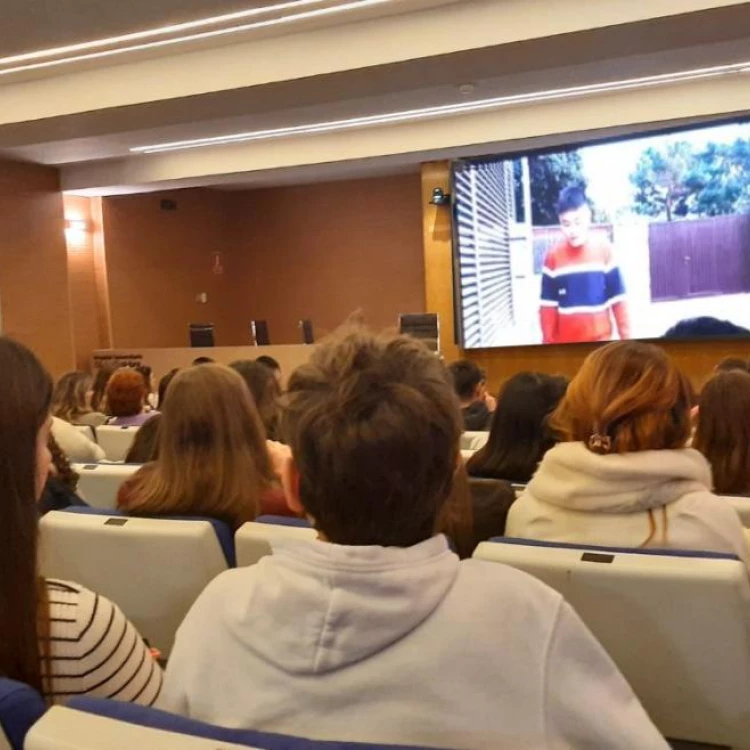 Imagen relacionada de estudiantes ies ana frank ganan reimagina ciencia