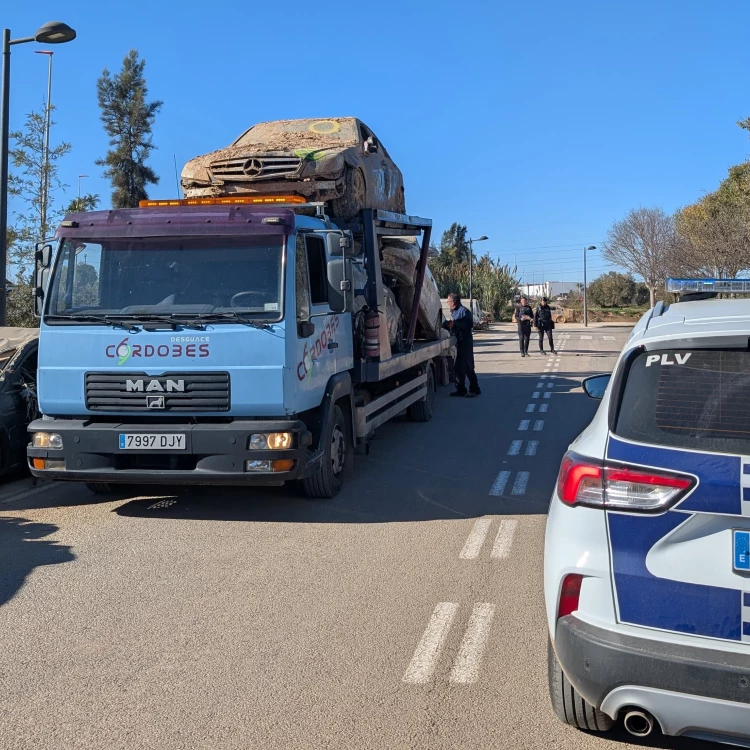 Imagen relacionada de valencia retirada vehiculos siniestrados