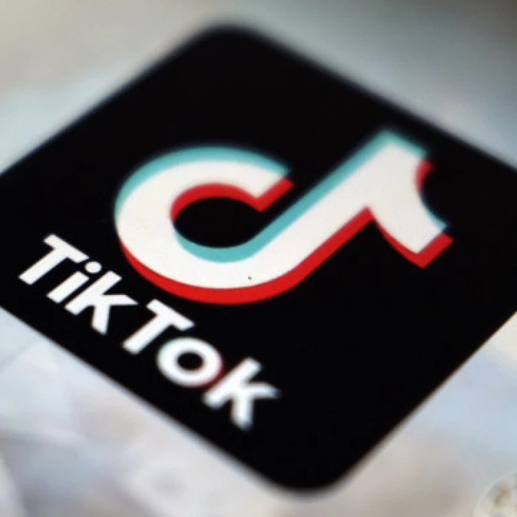 Imagen relacionada de albania prohibe tiktok un ano