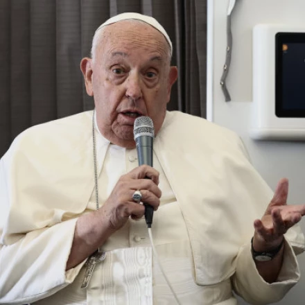 Imagen relacionada de papa francisco condena gaza navidena