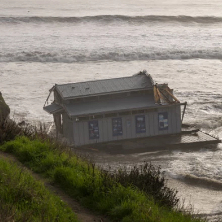 Imagen relacionada de colapso muelle santa cruz california