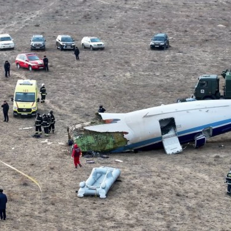 Imagen relacionada de accidente aereo kazajistan sobrevivientes azerbaijan airlines