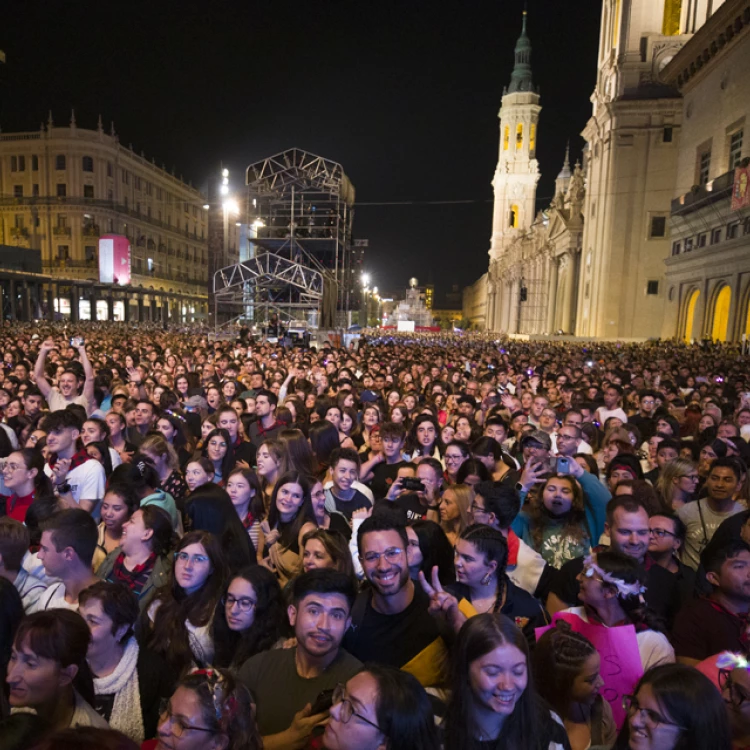 Imagen relacionada de cartel musical fiestas pilar zaragoza