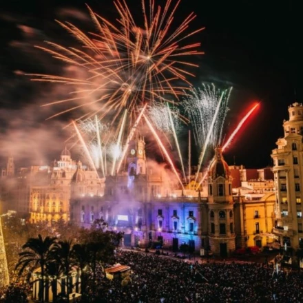 Imagen relacionada de valencia espectacular show pirotecnico 2025