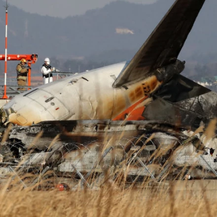 Imagen relacionada de tragedia aerea corea sur impatco concreto