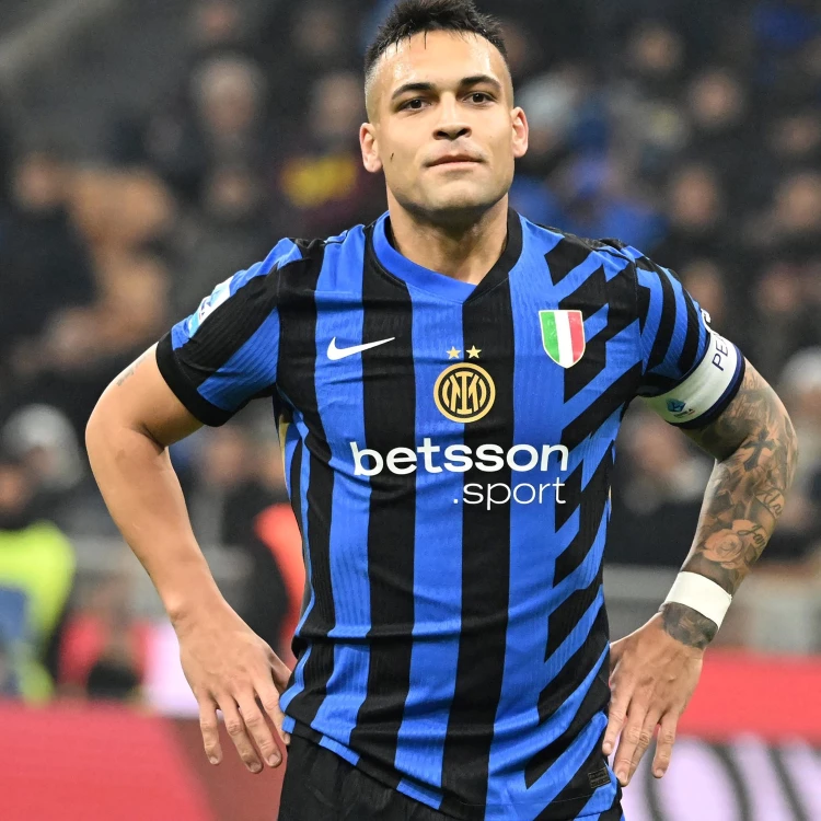 Imagen relacionada de lautaro martinez inter milan supercopa 2025