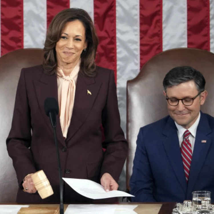 Imagen relacionada de kamala harris supervisacion certificacion votos