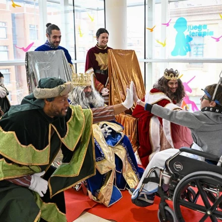 Imagen relacionada de navidad hospital gregorio maranon 2025