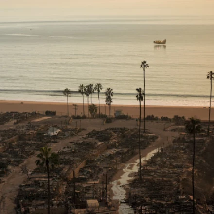 Imagen relacionada de incendios los angeles perdidas seguro