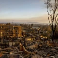 Imagen relacionada de evacuaciones los angeles incendio historico