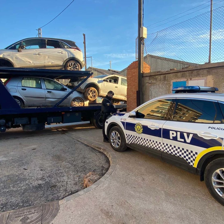 Imagen relacionada de policia local valencia retirada vehiculos inundaciones