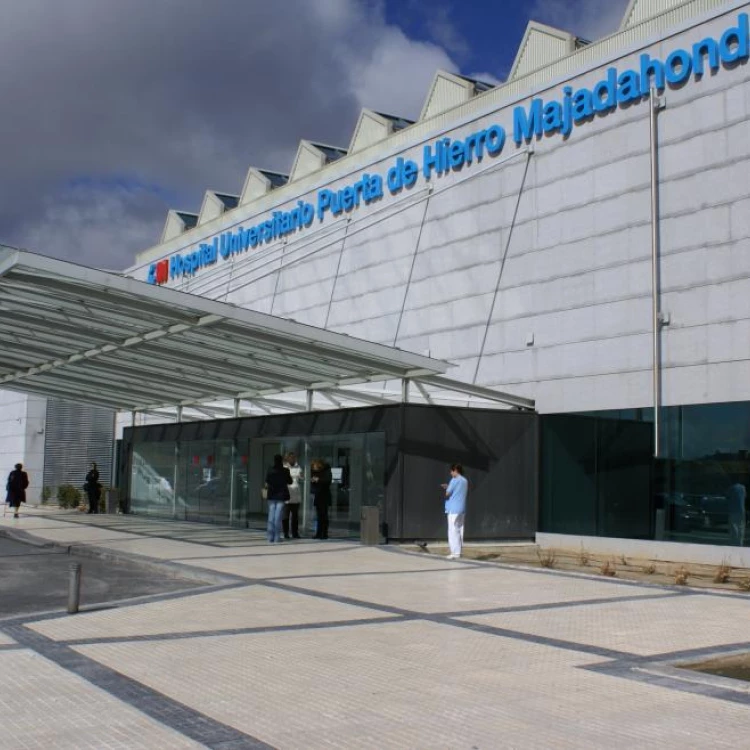 Imagen relacionada de hospital puerta hierro majadahonda delegacion serbia trasplantes