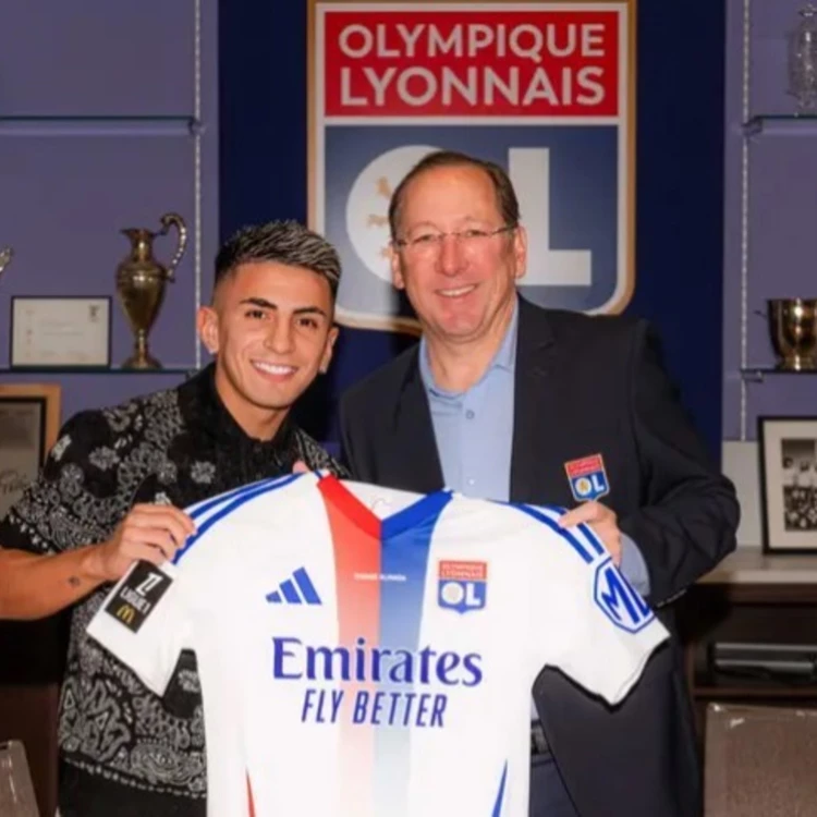 Imagen relacionada de thiago almada olympique lyon