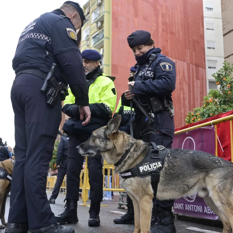 Imagen relacionada de sant antoni homenaje unidades caninas