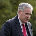 Imagen relacionada de exasesor casa blanca mark meadows quemaba documentos