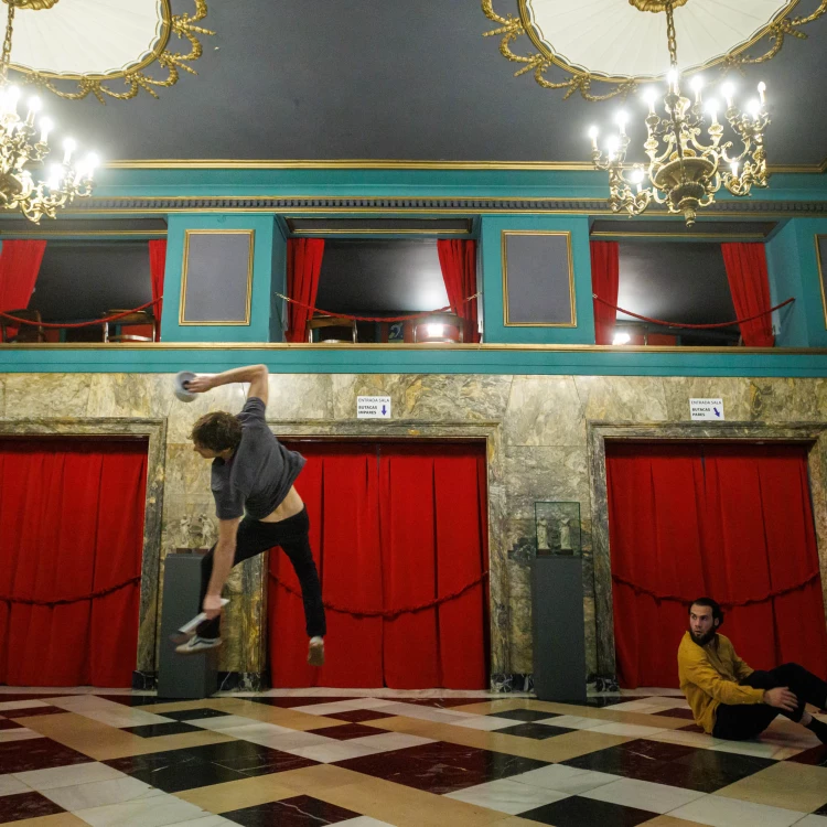 Imagen relacionada de espacio reto teatro mercado