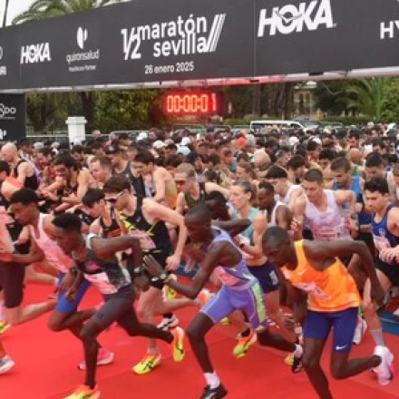 Imagen relacionada de record participacion medio maraton sevilla