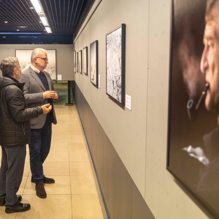 Imagen relacionada de inauguracion exposicion huella deshielo a coruna