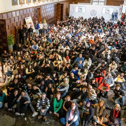 Imagen relacionada de jovenes zaragoza dia de la paz