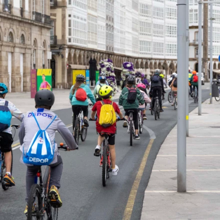 Imagen relacionada de regreso escuela bicicleta coruna