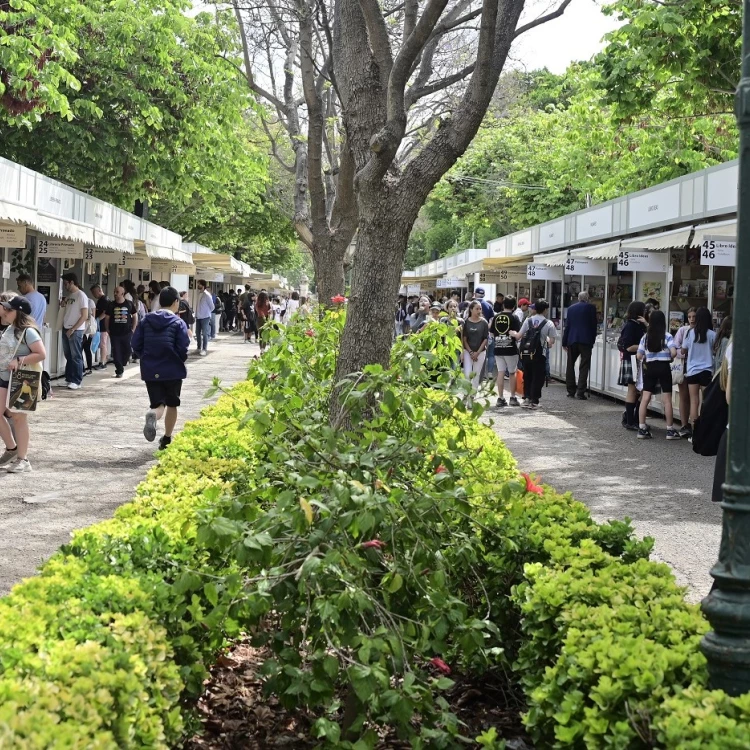 Imagen relacionada de valencia asigna 25000 euros feria libro 2025