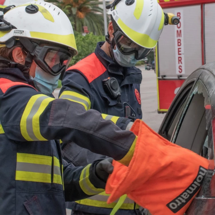 Imagen relacionada de nombramiento nuevos bomberos valencia