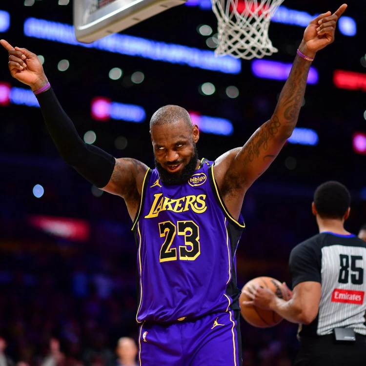 Imagen relacionada de lebron james hace historia 40 anos nba