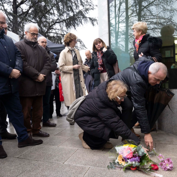 Imagen relacionada de inauguracion stolpersteine la coruna