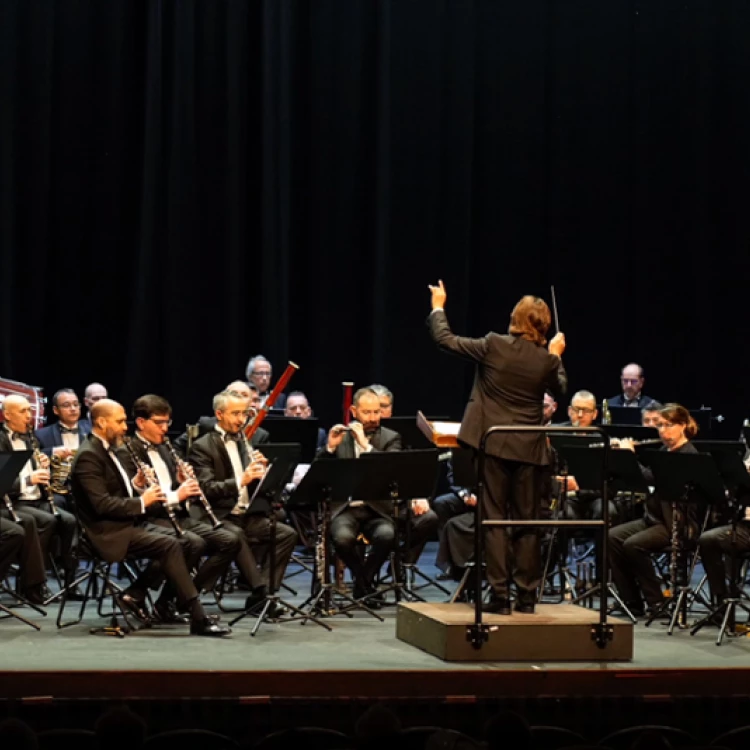 Imagen relacionada de gala lirica banda musica coruna