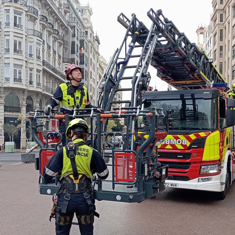 Imagen relacionada de valencia vehiculo rescate 55 metros