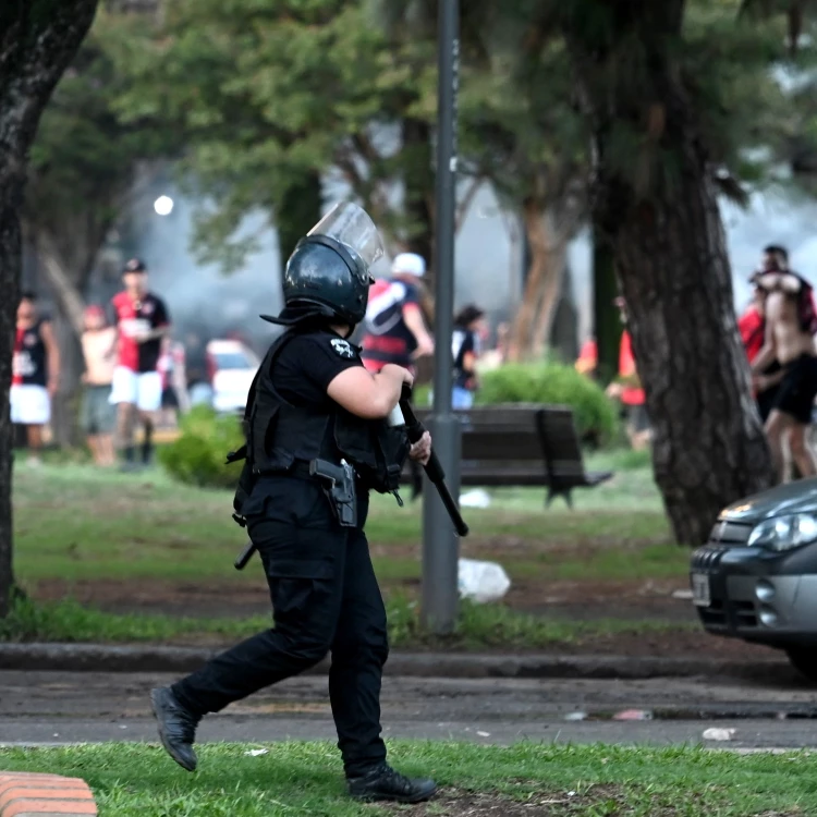 Imagen relacionada de violencia clasico rosarino incidentes