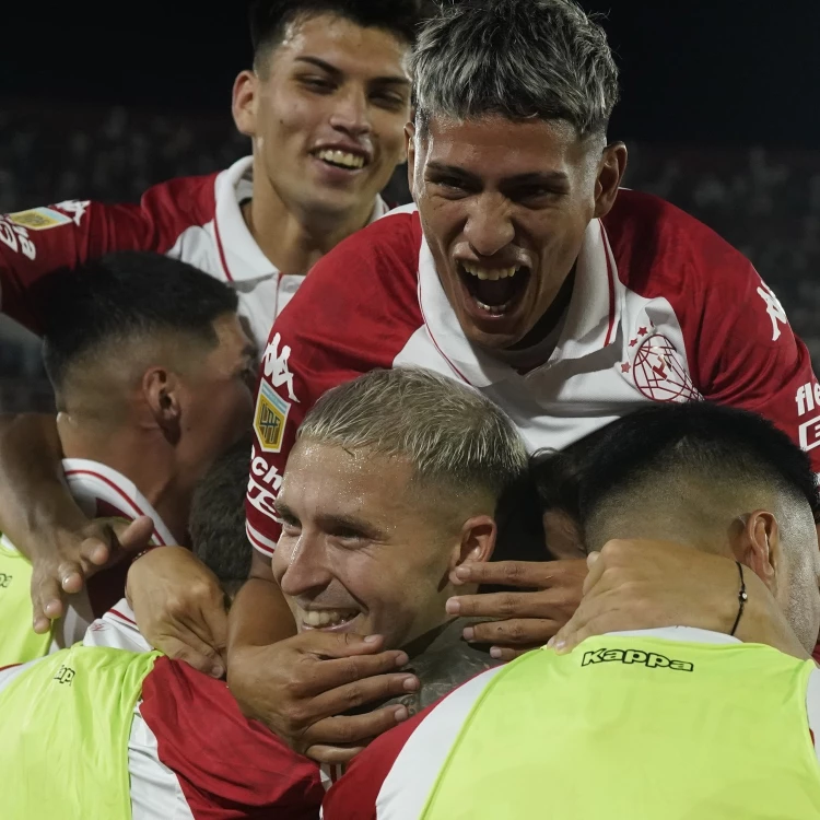 Imagen relacionada de huracan fortaleza torneo apertura