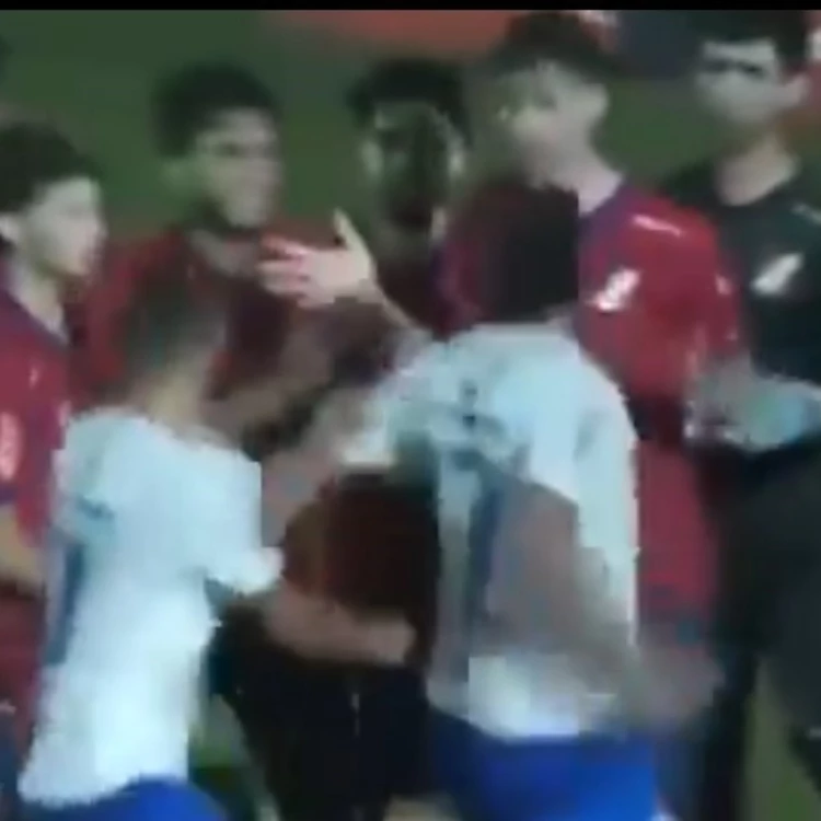 Imagen relacionada de violencia futbol amateur uruguayo punetazo final