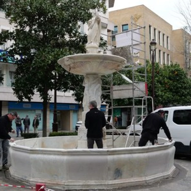 Imagen relacionada de restauracion fuente plaza magdalena sevilla