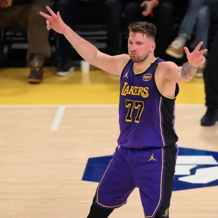 Imagen relacionada de luka doncic brilla mavericks lakers