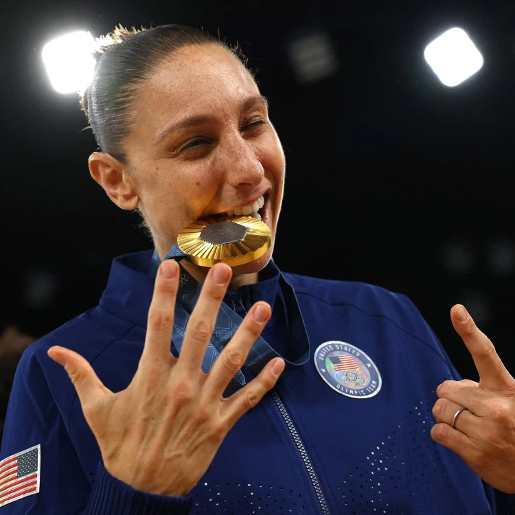 Imagen relacionada de diana taurasi retiro historico wnba